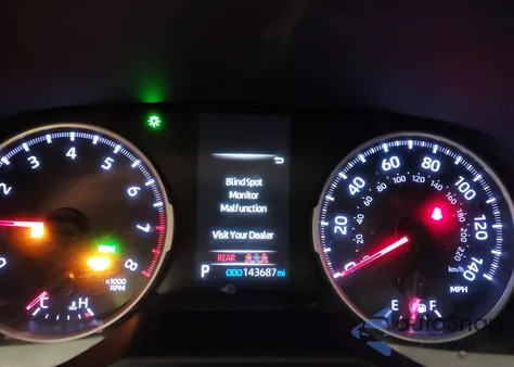 2021 Toyota Rav4 Xle from USA, damaged, VIN 2T3W1RFV8MW117034